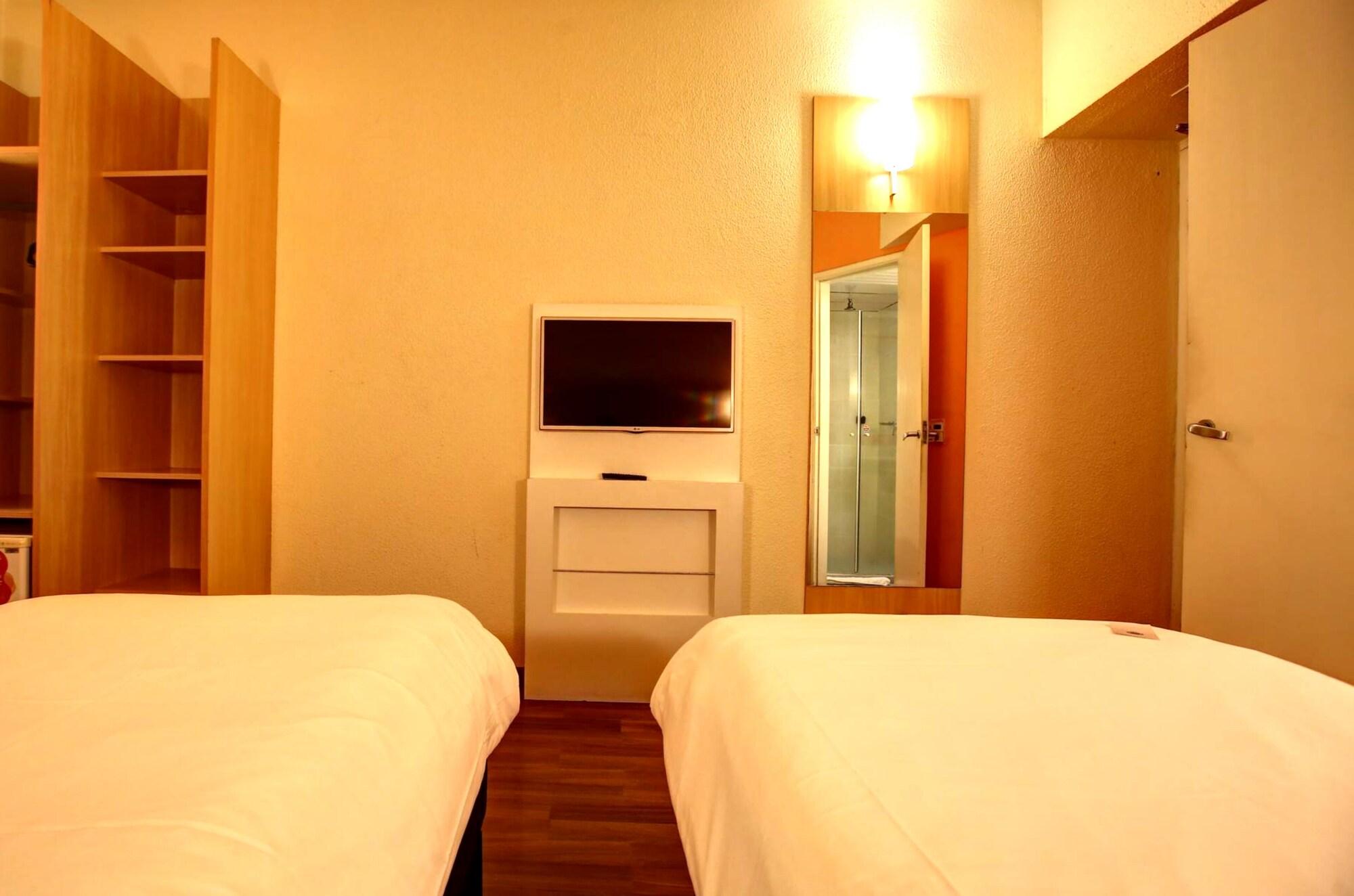 Ibis Vitoria Praia Do Canto Екстер'єр фото