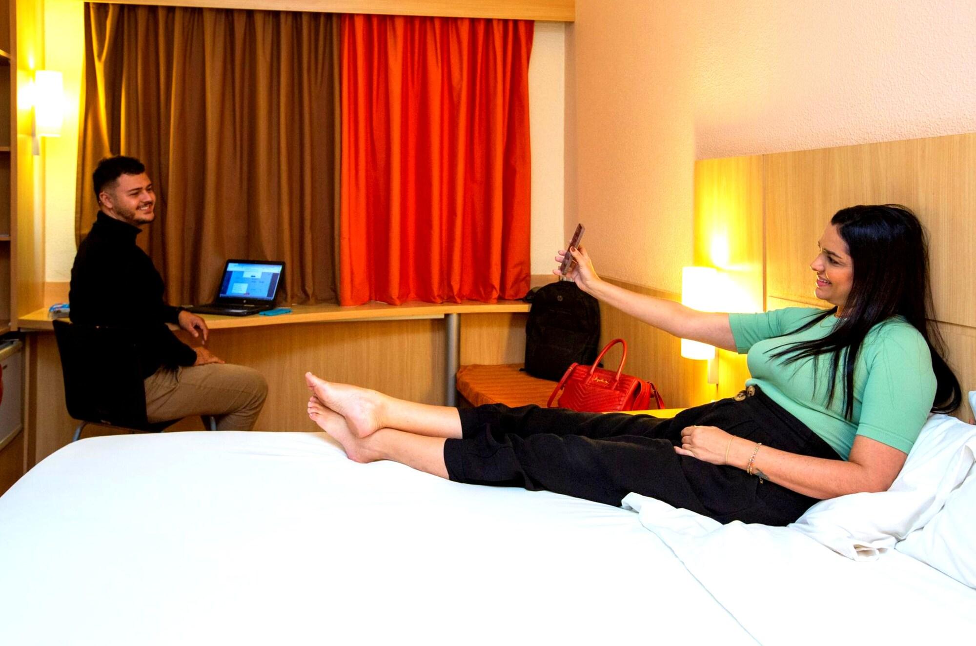 Ibis Vitoria Praia Do Canto Екстер'єр фото